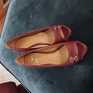Nine West Leather Peep Toe Pumps
